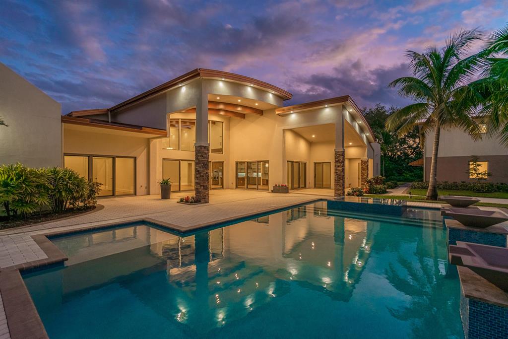 HORSESHOE ACRES - Residential