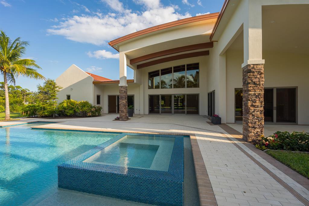 HORSESHOE ACRES - Residential