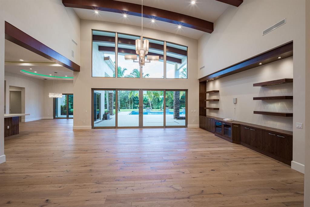 HORSESHOE ACRES - Residential