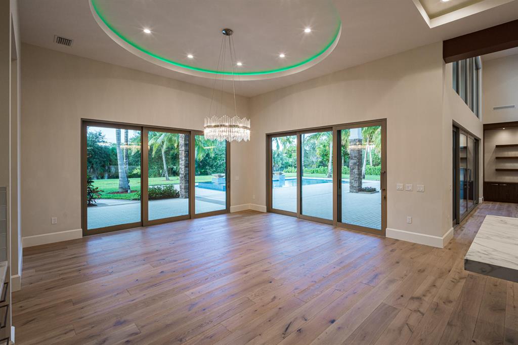 HORSESHOE ACRES - Residential