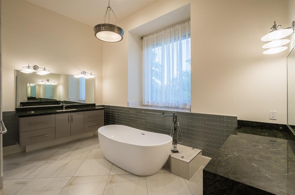 HORSESHOE ACRES - Residential