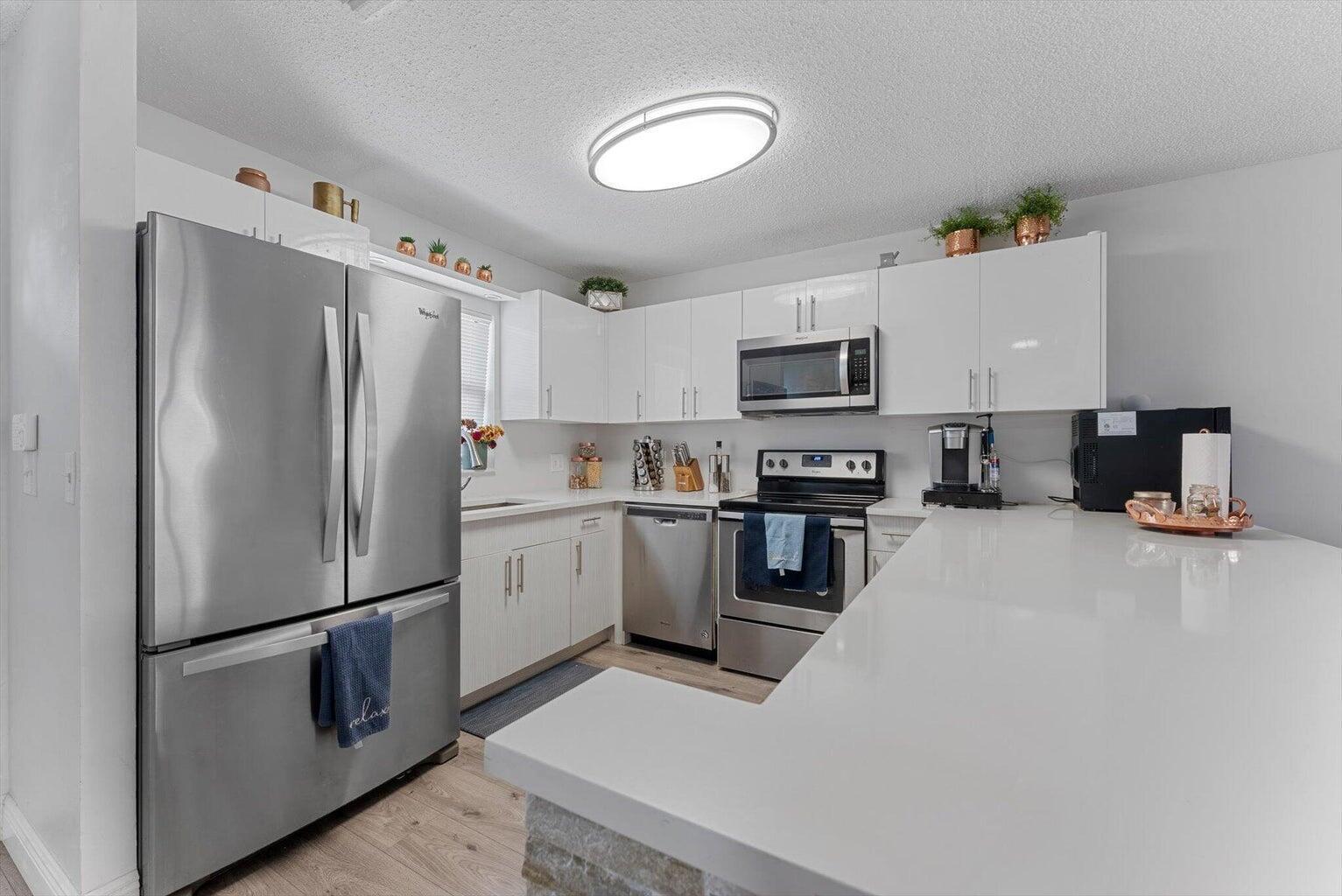 LEES CROSSING 1 TWNHS - Residential Lease