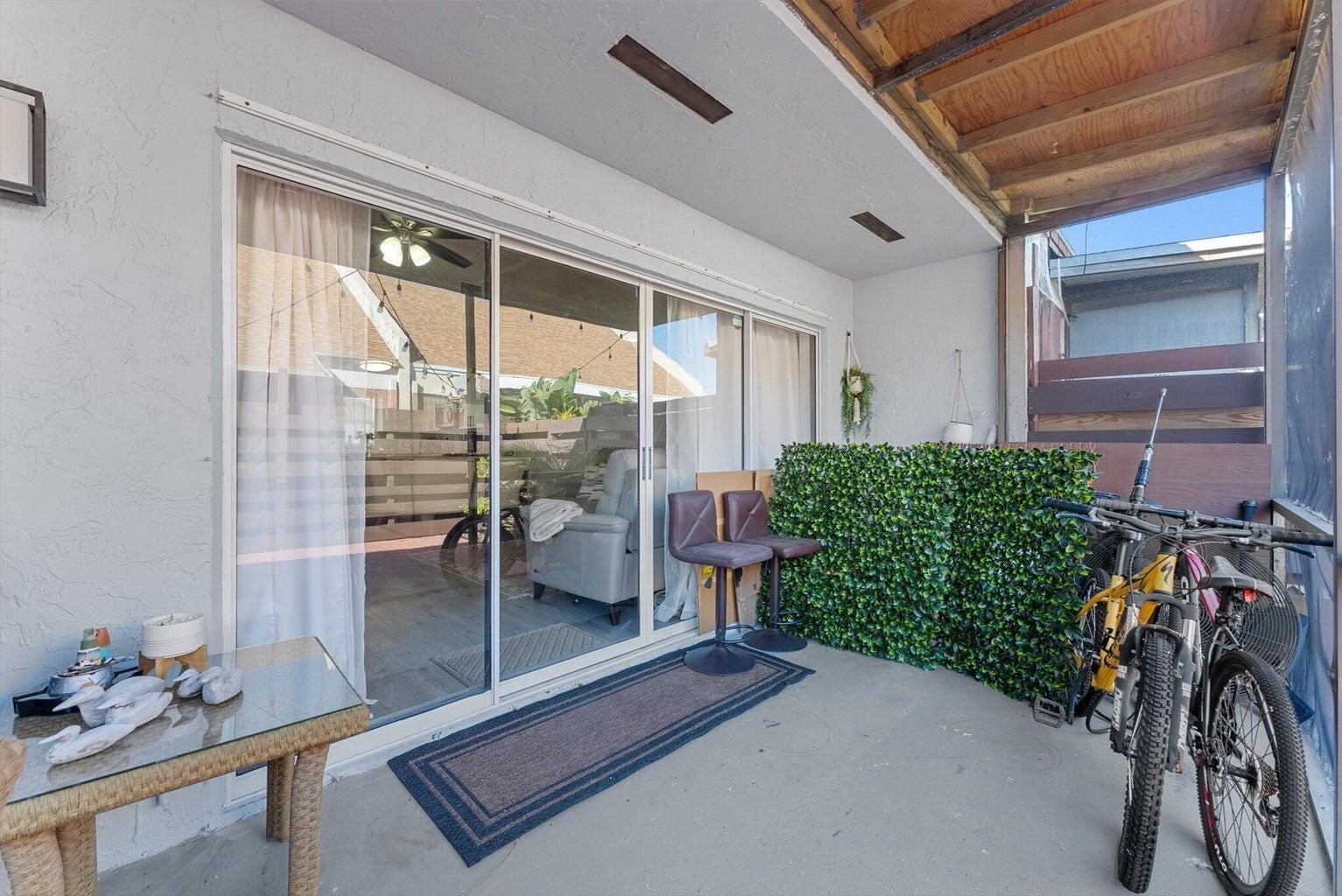 LEES CROSSING 1 TWNHS - Residential Lease