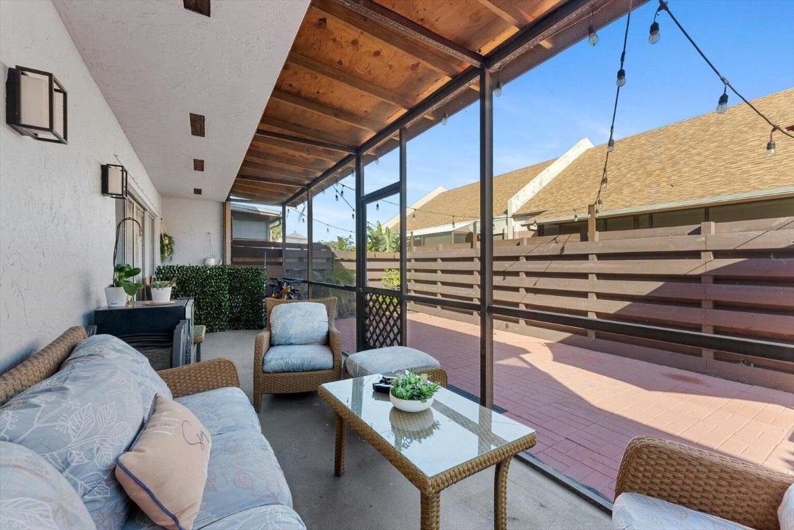 LEES CROSSING 1 TWNHS - Residential Lease