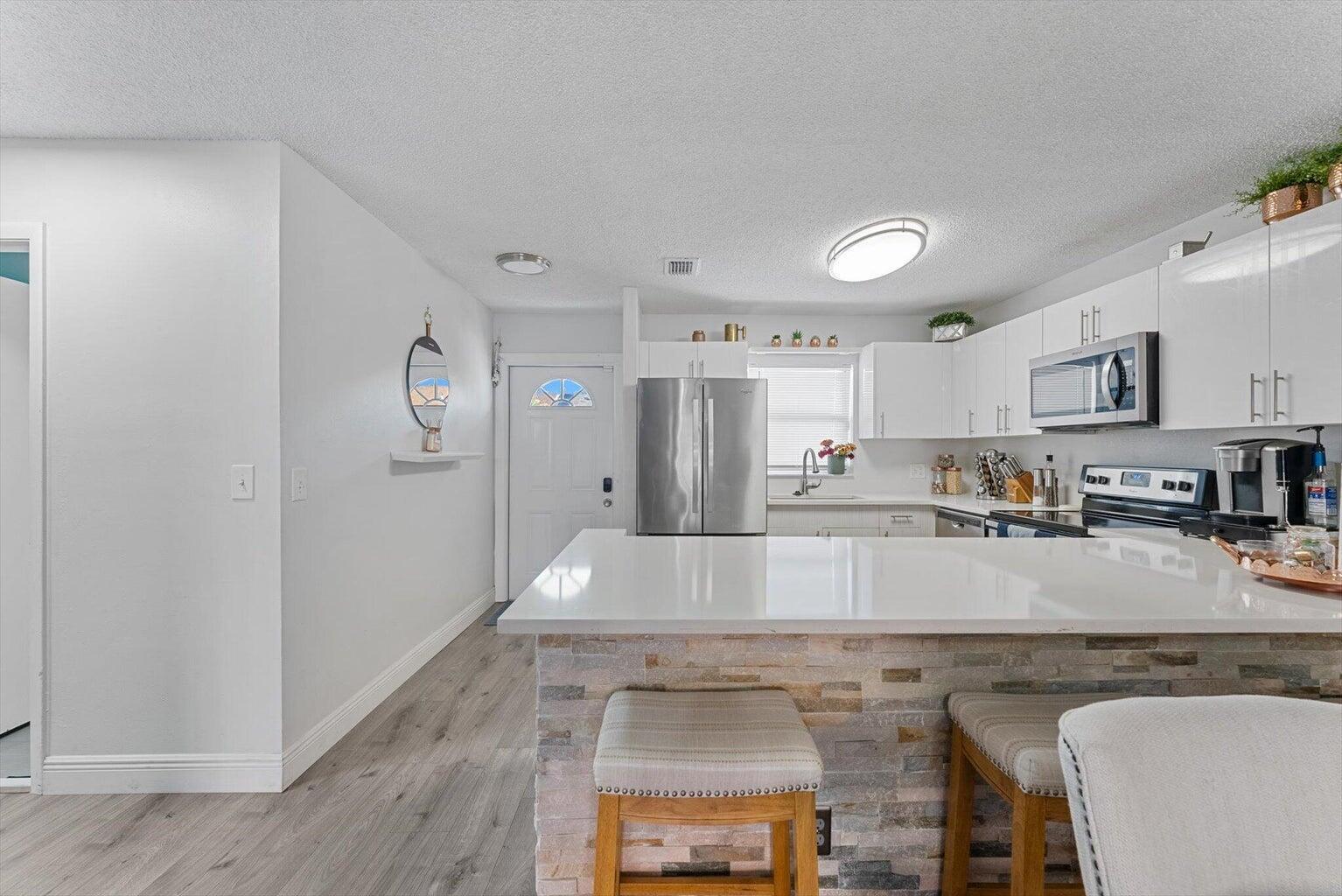 LEES CROSSING 1 TWNHS - Residential Lease