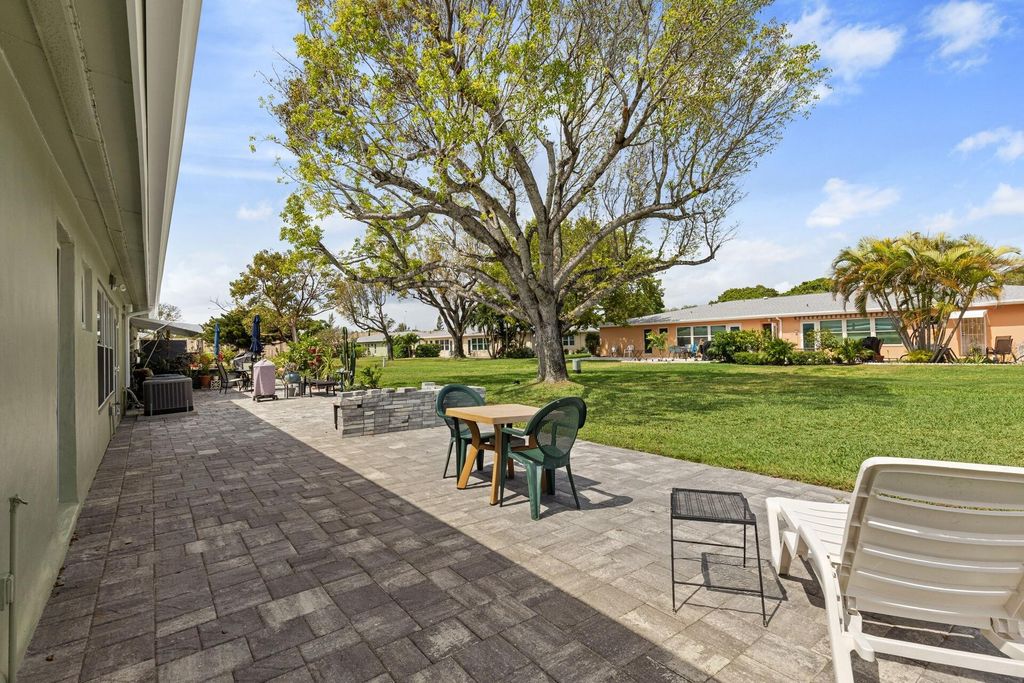 Photo of 275 High Point Boulevard #D, Boynton Beach, FL 33435 (MLS # R10967611)