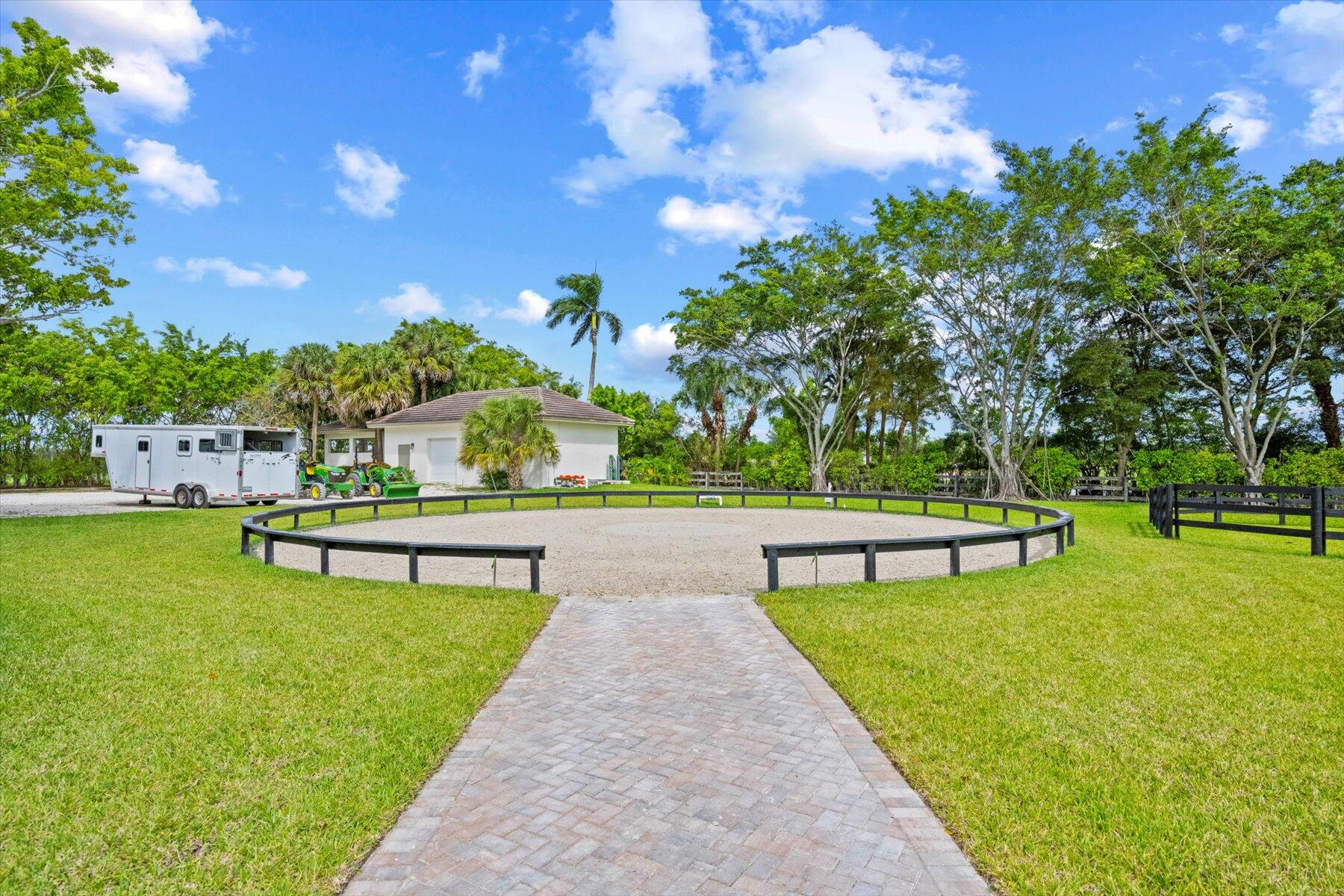 FARMS AT EQUESTRIAN CLUB - Residential Lease