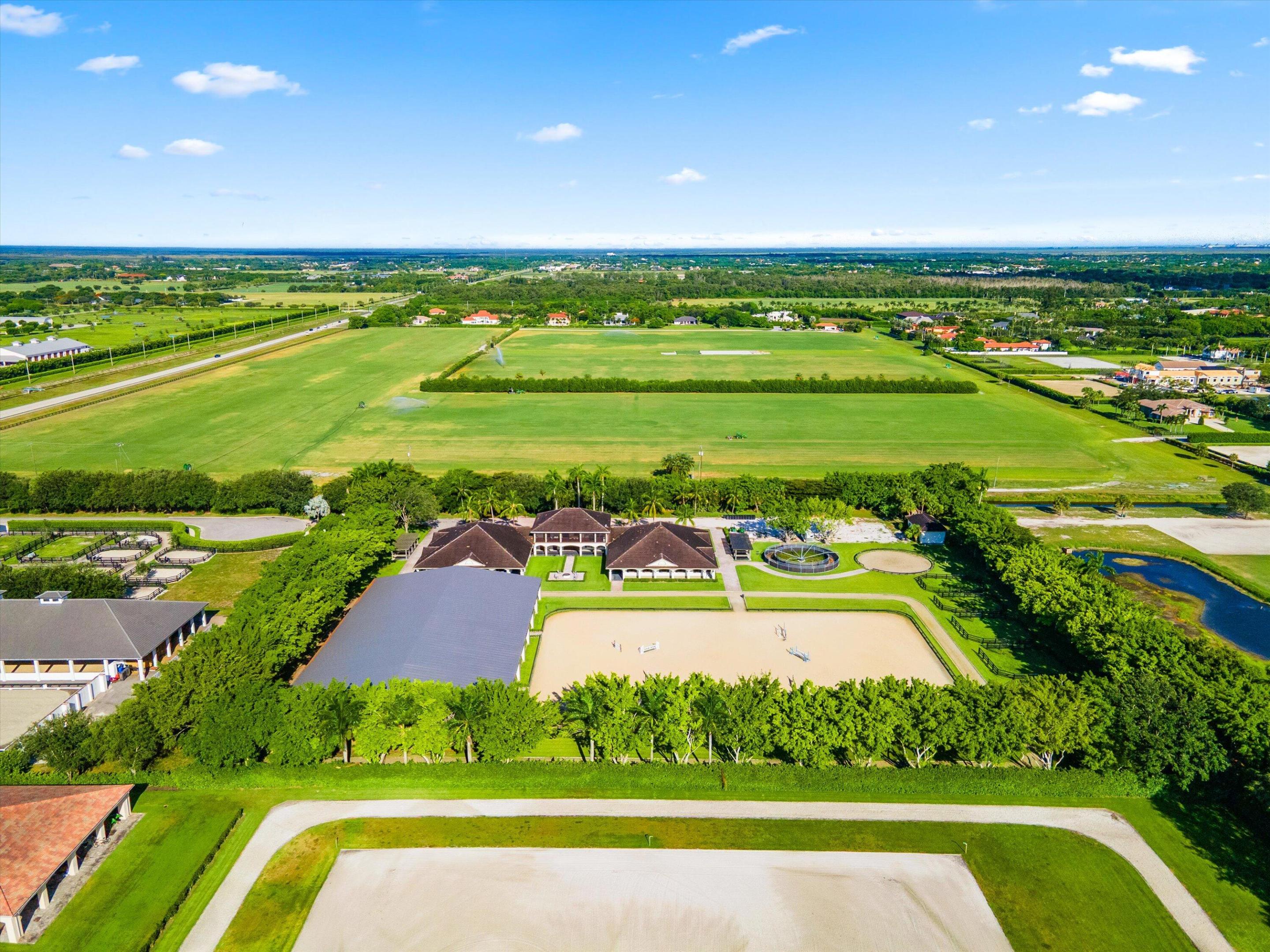 FARMS AT EQUESTRIAN CLUB - Land