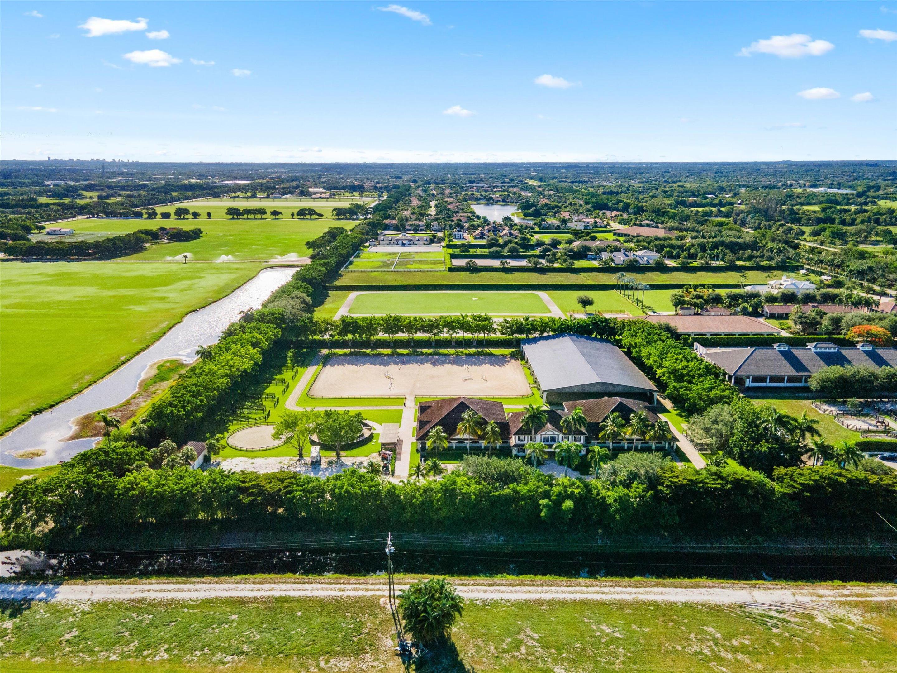 FARMS AT EQUESTRIAN CLUB - Land