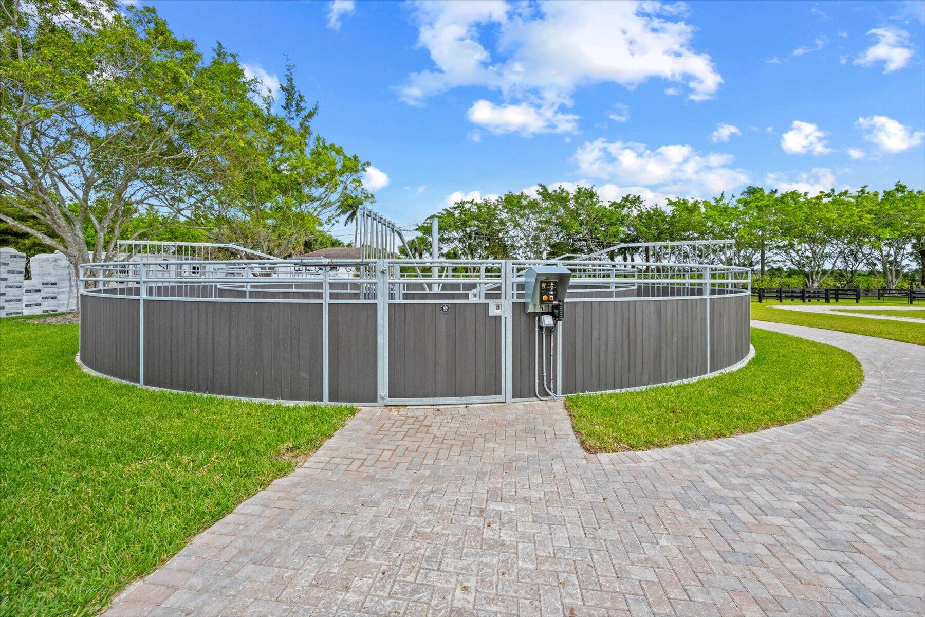 FARMS AT EQUESTRIAN CLUB - Residential Lease