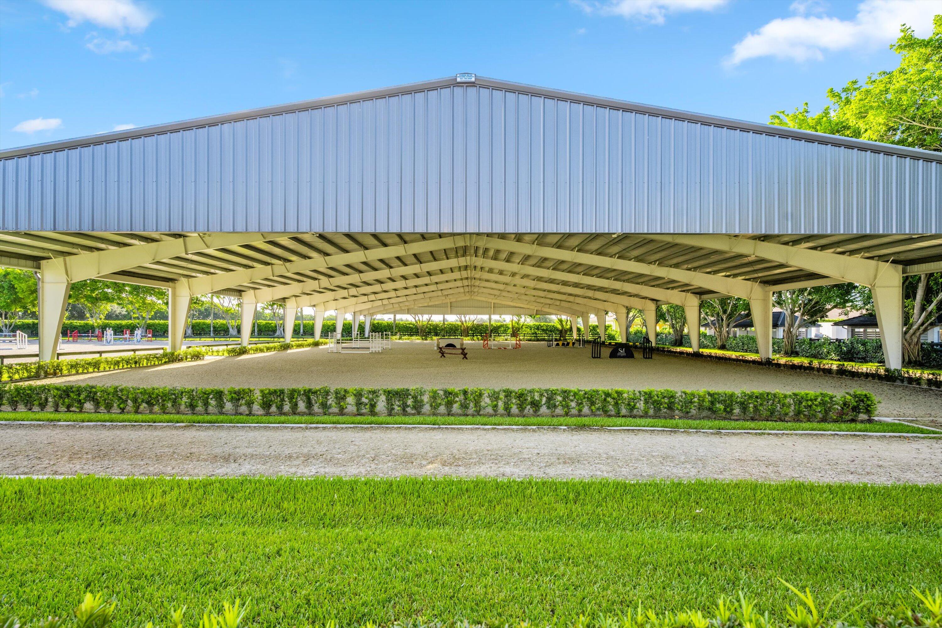 FARMS AT EQUESTRIAN CLUB - Residential Lease