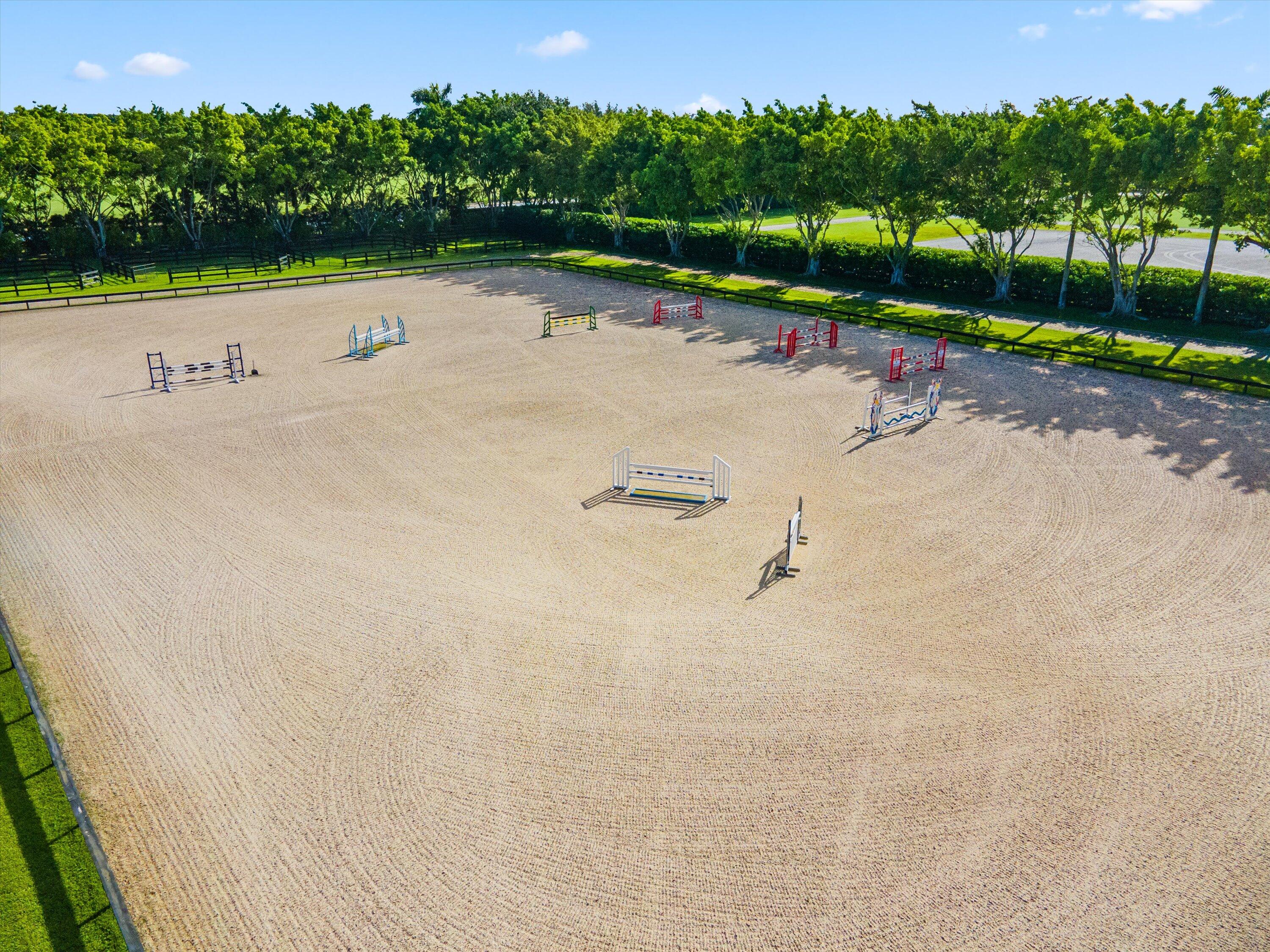 FARMS AT EQUESTRIAN CLUB - Residential Lease