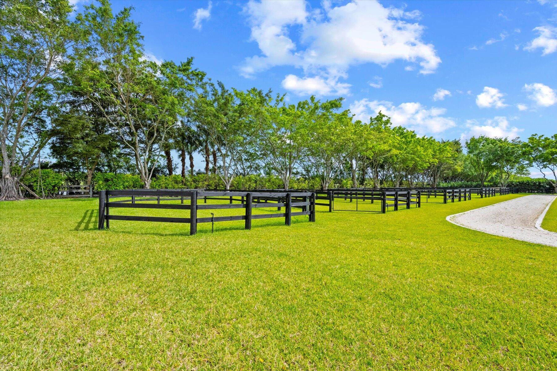 FARMS AT EQUESTRIAN CLUB - Residential Lease