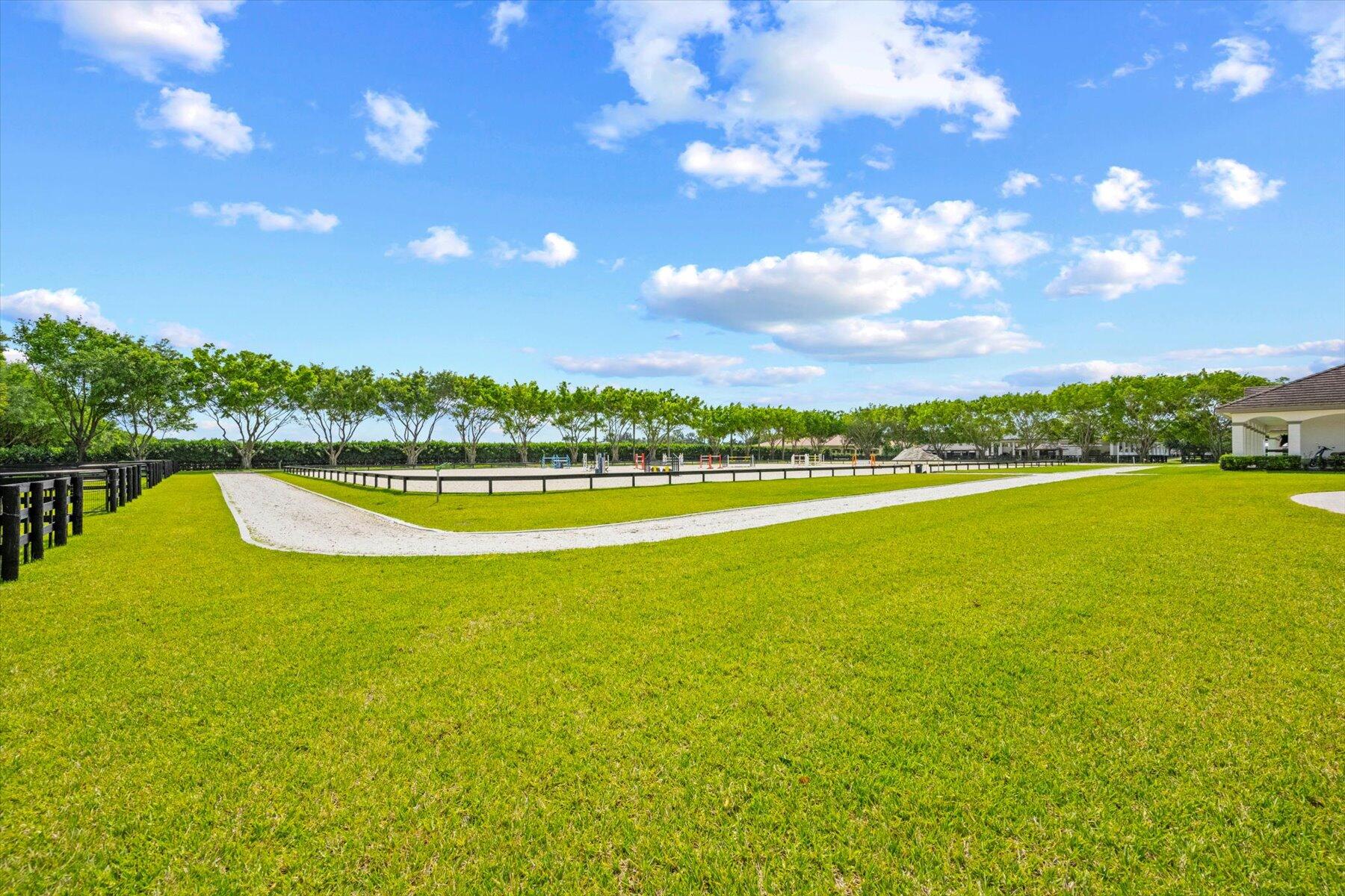 FARMS AT EQUESTRIAN CLUB - Residential Lease