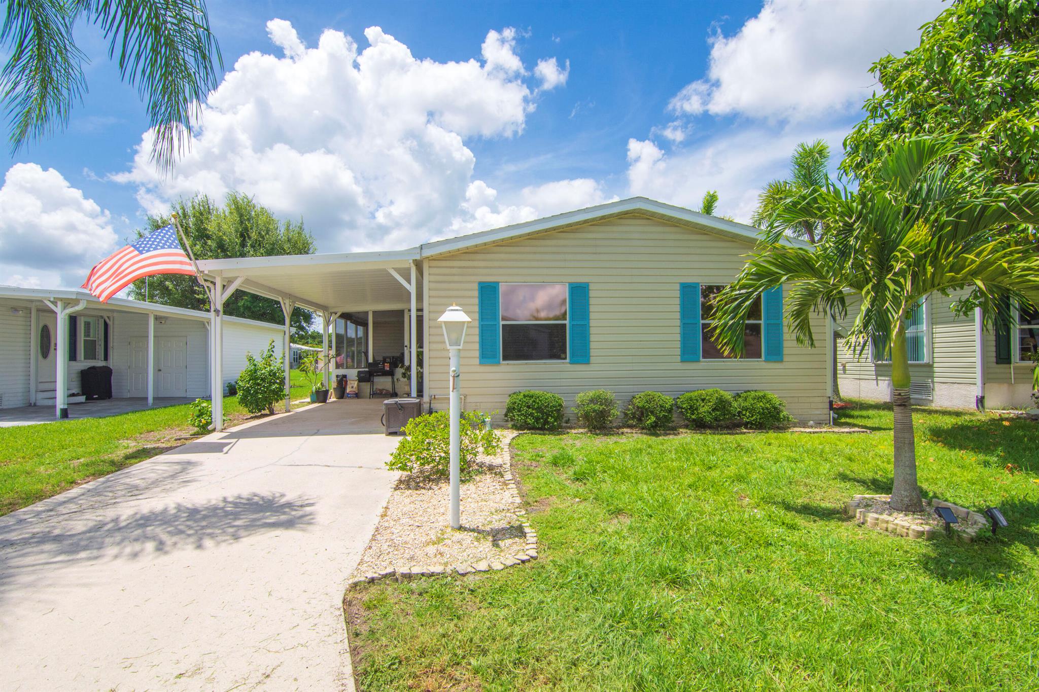 Enjoy comfort, convenience, and community living in this charming 2-bedroom, 2-bath manufactured home located in the highly desirable a 55+ active COMMUNITYSpacious open floor plan with natural lightBright kitchen with modern appliancesLarge primary suite with huge closetCovered private patioWasher/dryer includedCentral A/C and heatingClubhouse with social activitiesSwimming pool & hot tubPet-friendly walking pathsOn-site managementGREAT LOCATION: Close to shopping, dining, medical centers, and more!