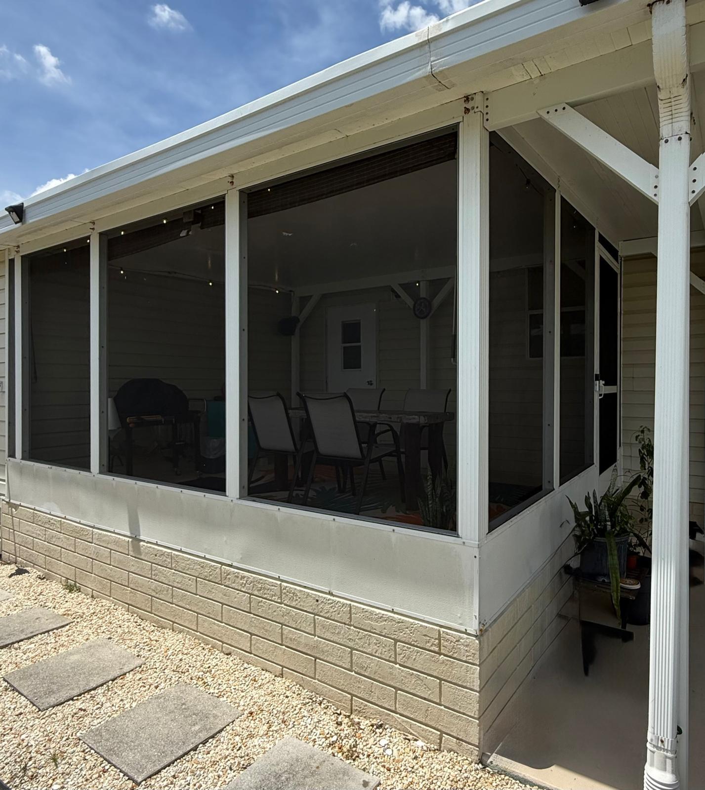 TROPICAL ISLES - Residential