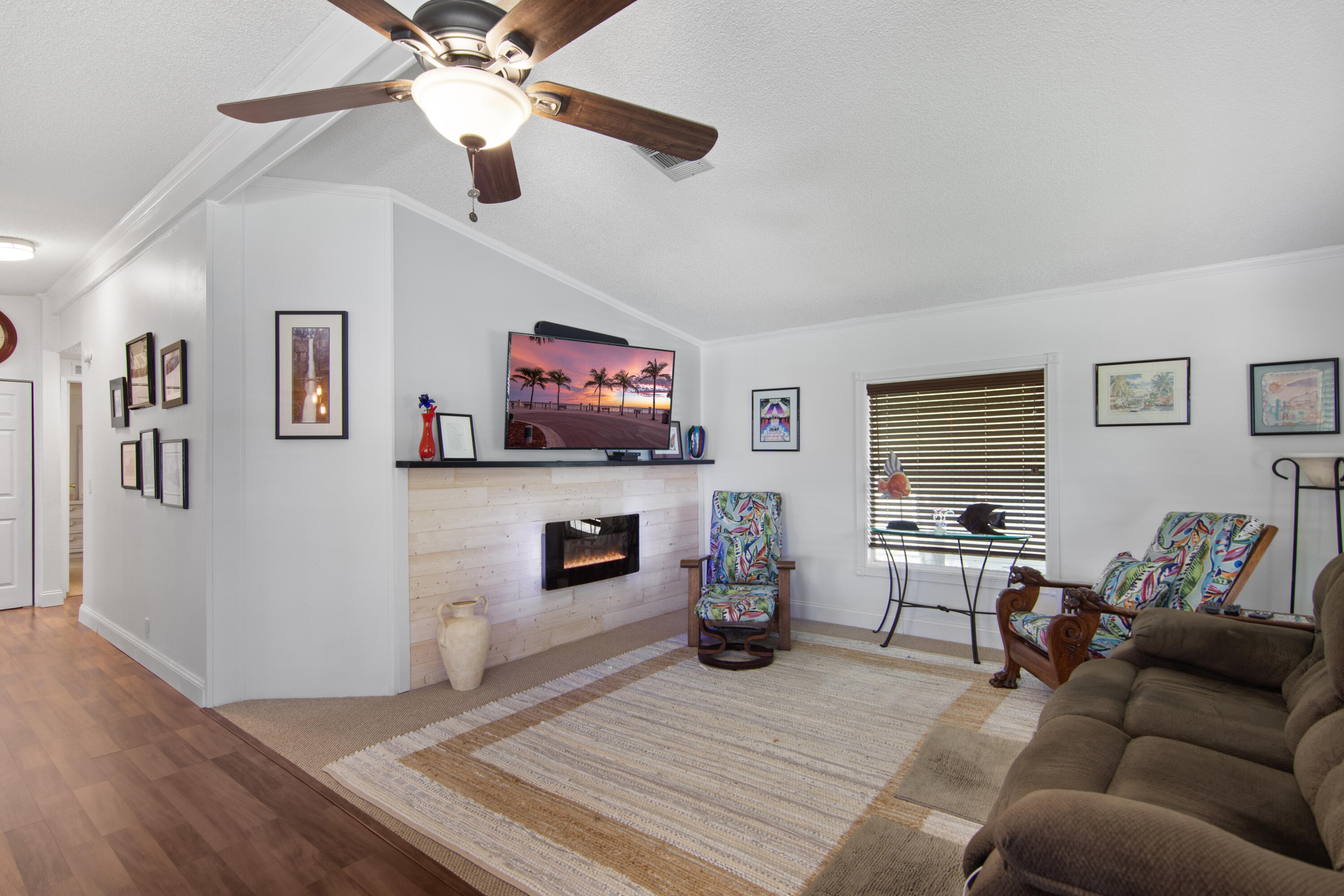 TROPICAL ISLES - Residential