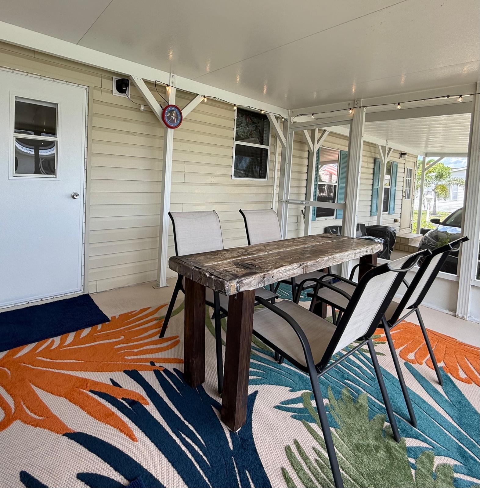 TROPICAL ISLES - Residential