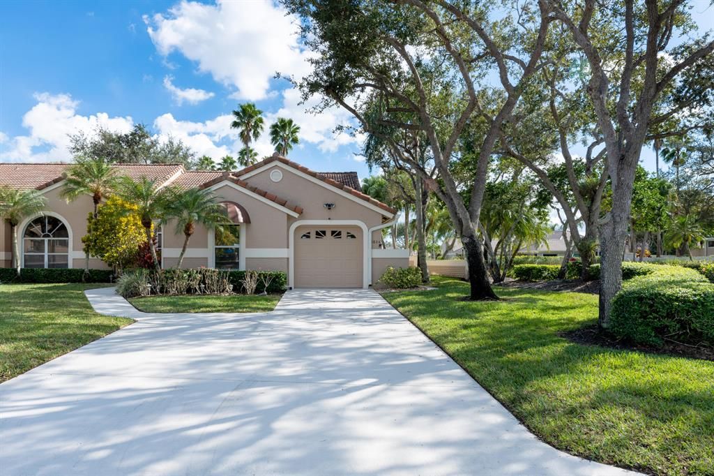 Photo of 1804 Rosewood Way, Palm Beach Gardens, FL 33418 (MLS # R10835473)