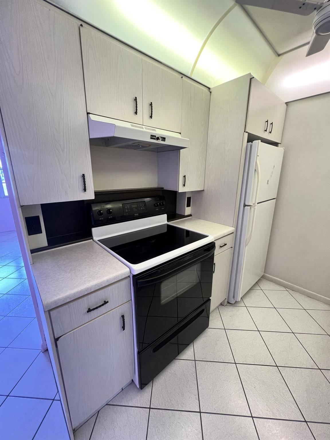 3037 Cambridge B
