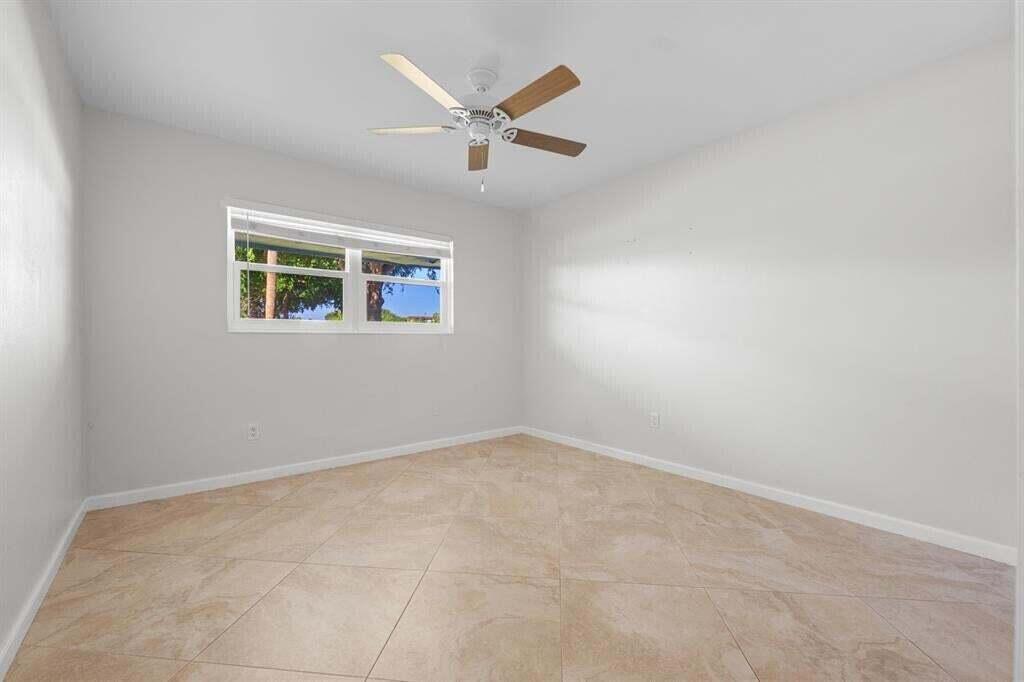 VENETIAN ISLES CO-OP - Residential Lease