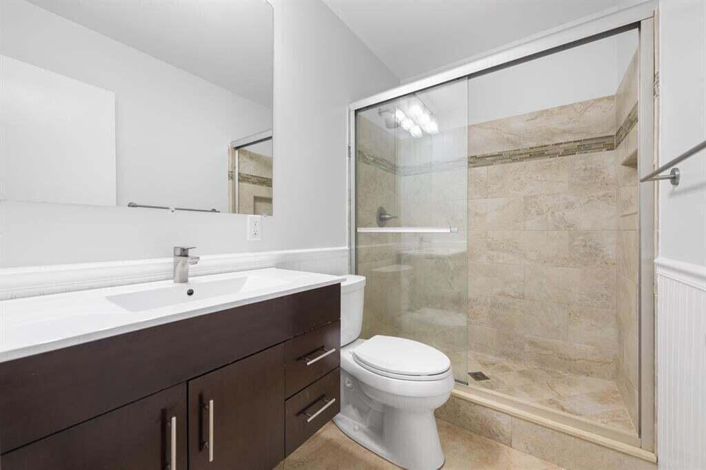 VENETIAN ISLES CO-OP - Residential Lease