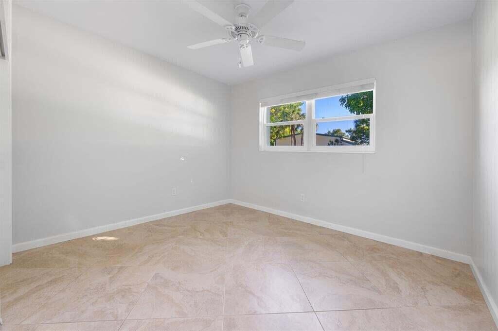 VENETIAN ISLES CO-OP - Residential Lease