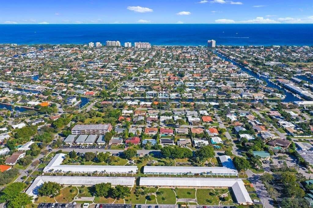 VENETIAN ISLES CO-OP - Residential Lease