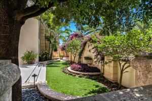 SAILFISH POINT 26 - Residential