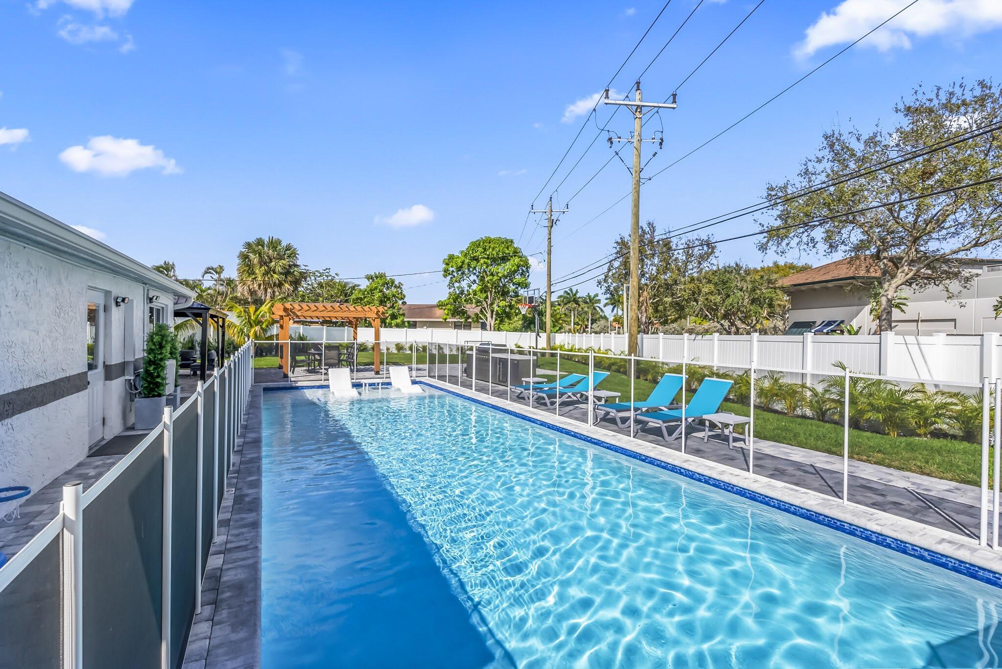 UNIVERSITY GARDENS - Residential Lease