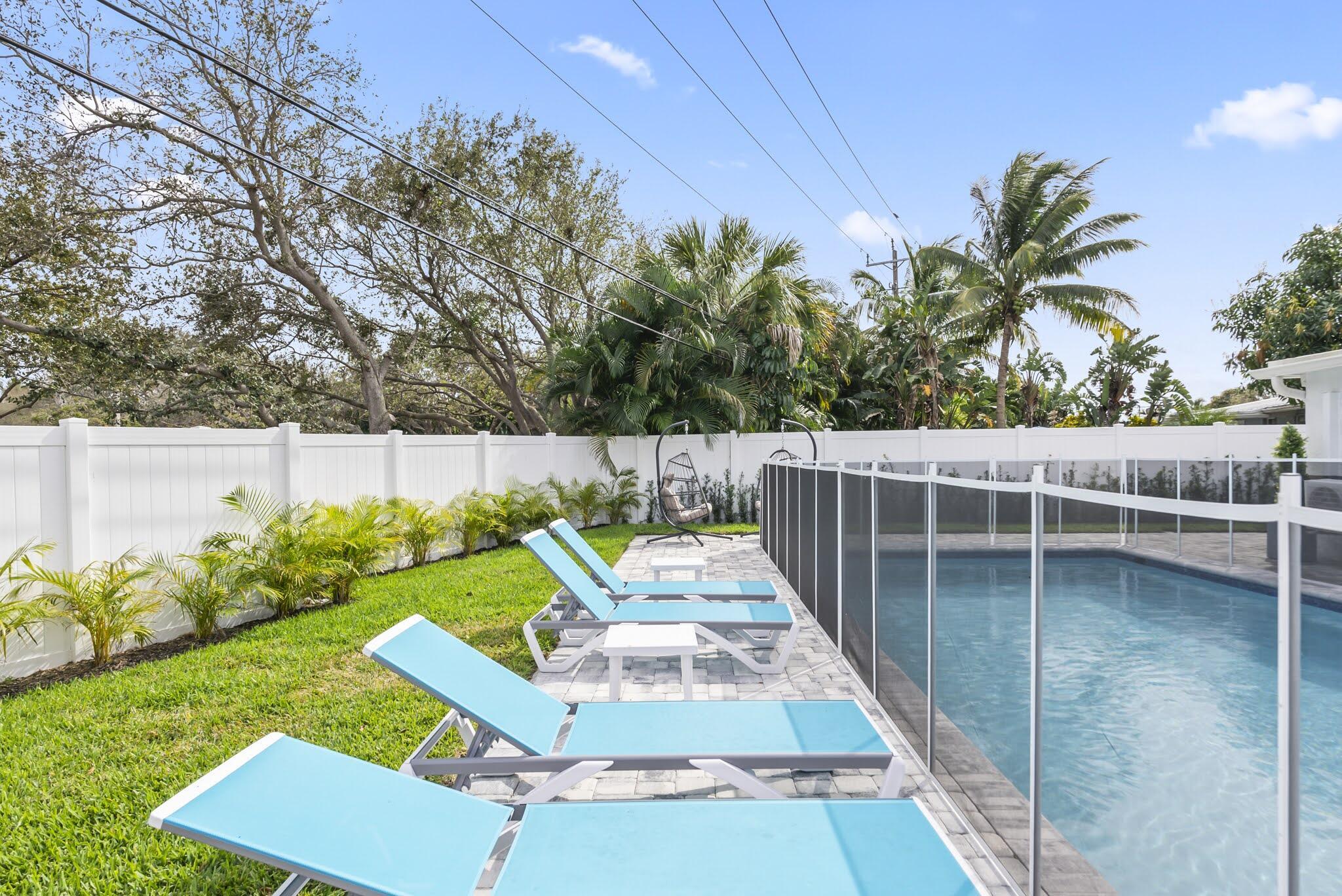 UNIVERSITY GARDENS - Residential Lease