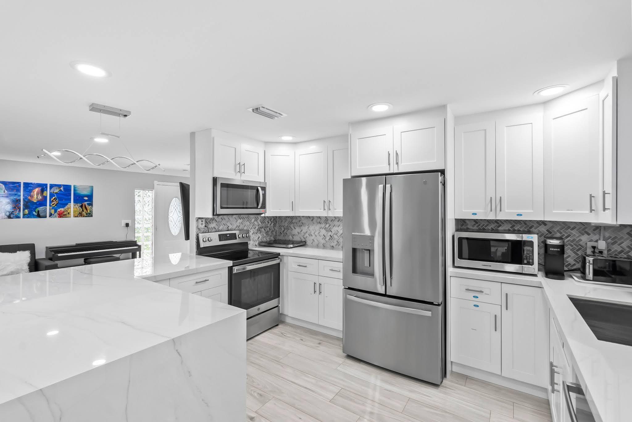 UNIVERSITY GARDENS - Residential Lease