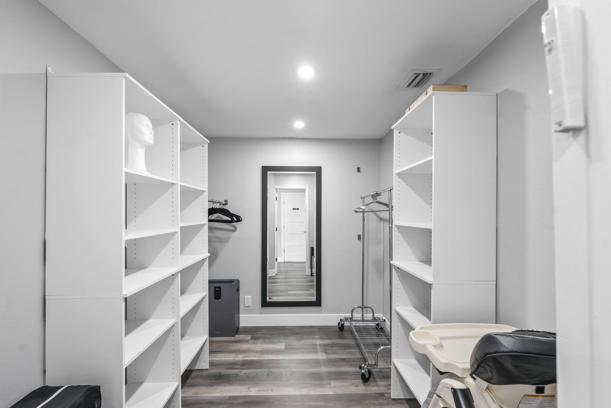 UNIVERSITY GARDENS - Residential Lease