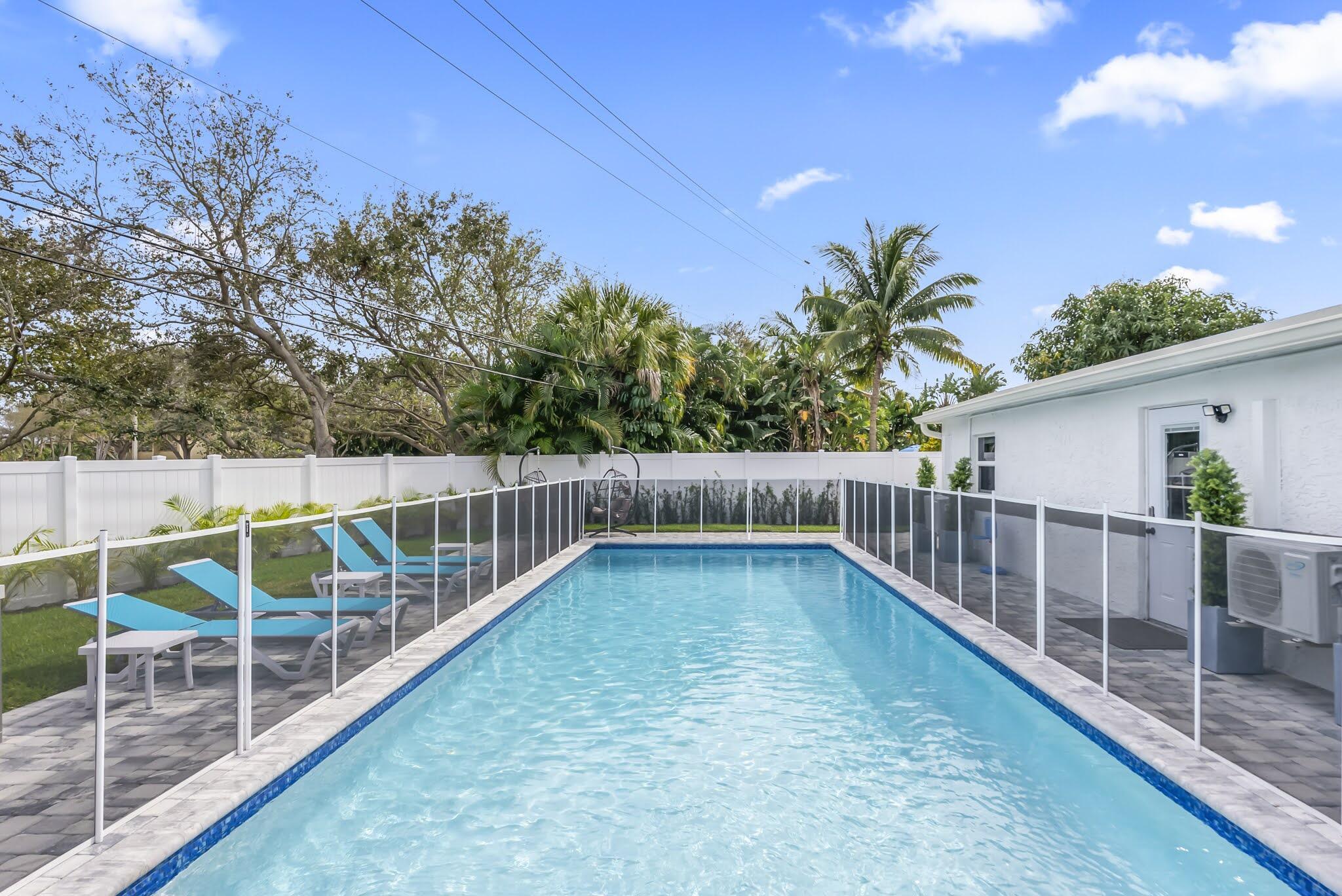 UNIVERSITY GARDENS - Residential Lease