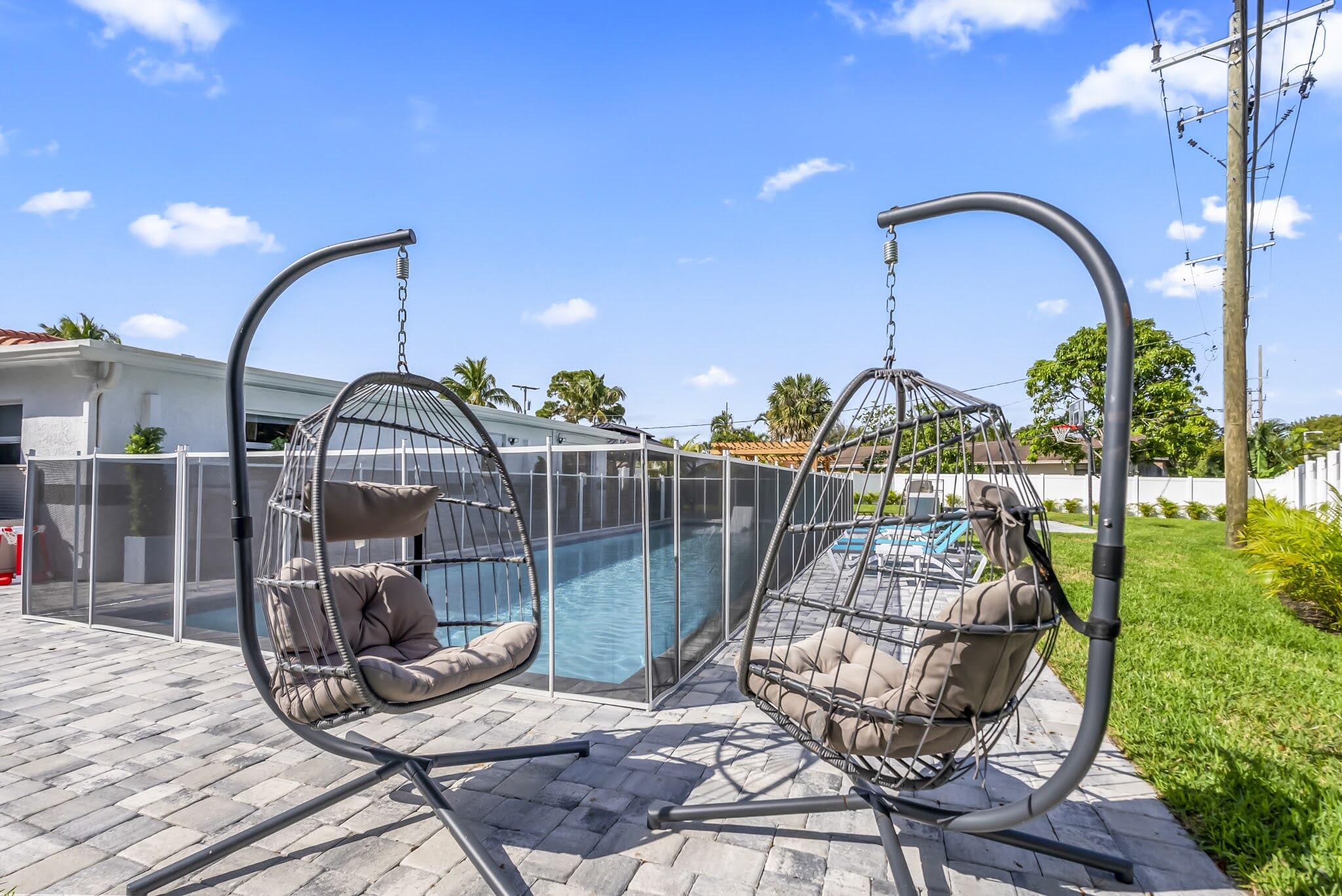 UNIVERSITY GARDENS - Residential Lease