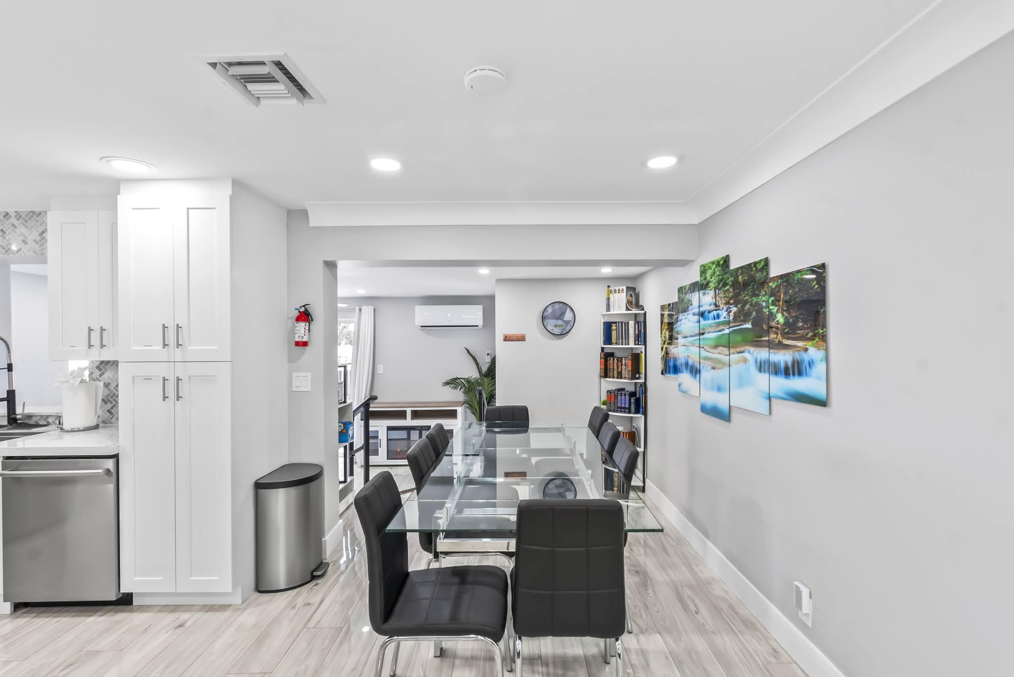 UNIVERSITY GARDENS - Residential Lease