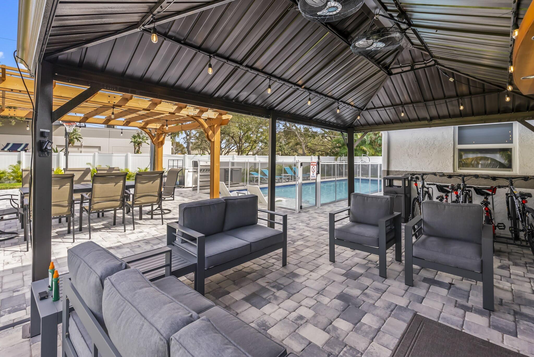 UNIVERSITY GARDENS - Residential Lease