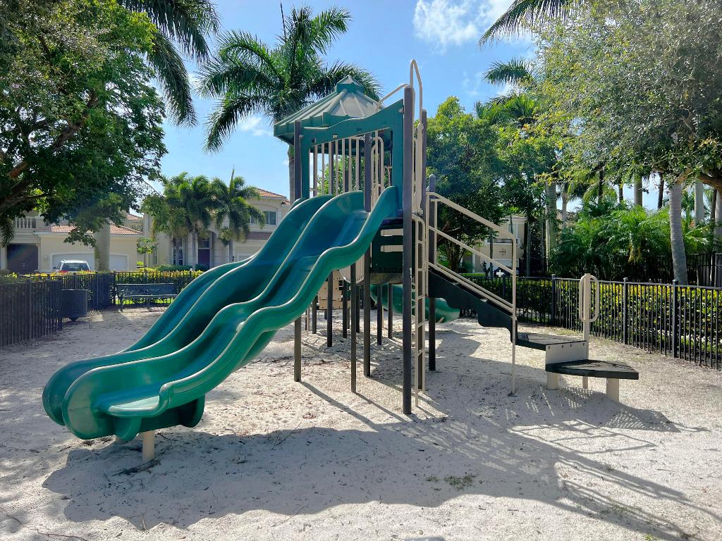 KNOLLWOOD PUD - Residential