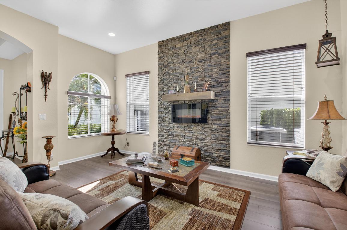 KNOLLWOOD PUD - Residential