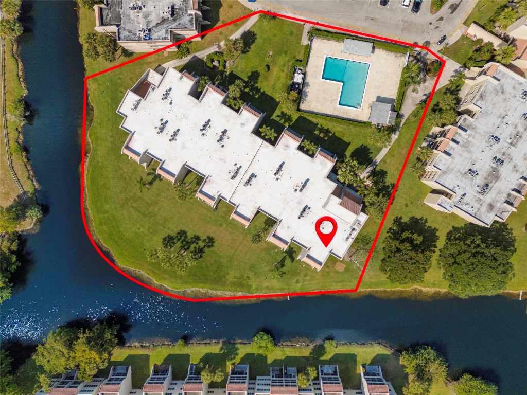 RACQUET CLUB APTS AT BON - Residential