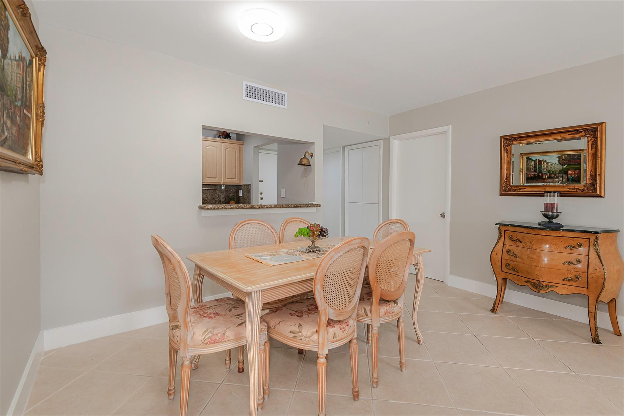 RACQUET CLUB APTS AT BON - Residential