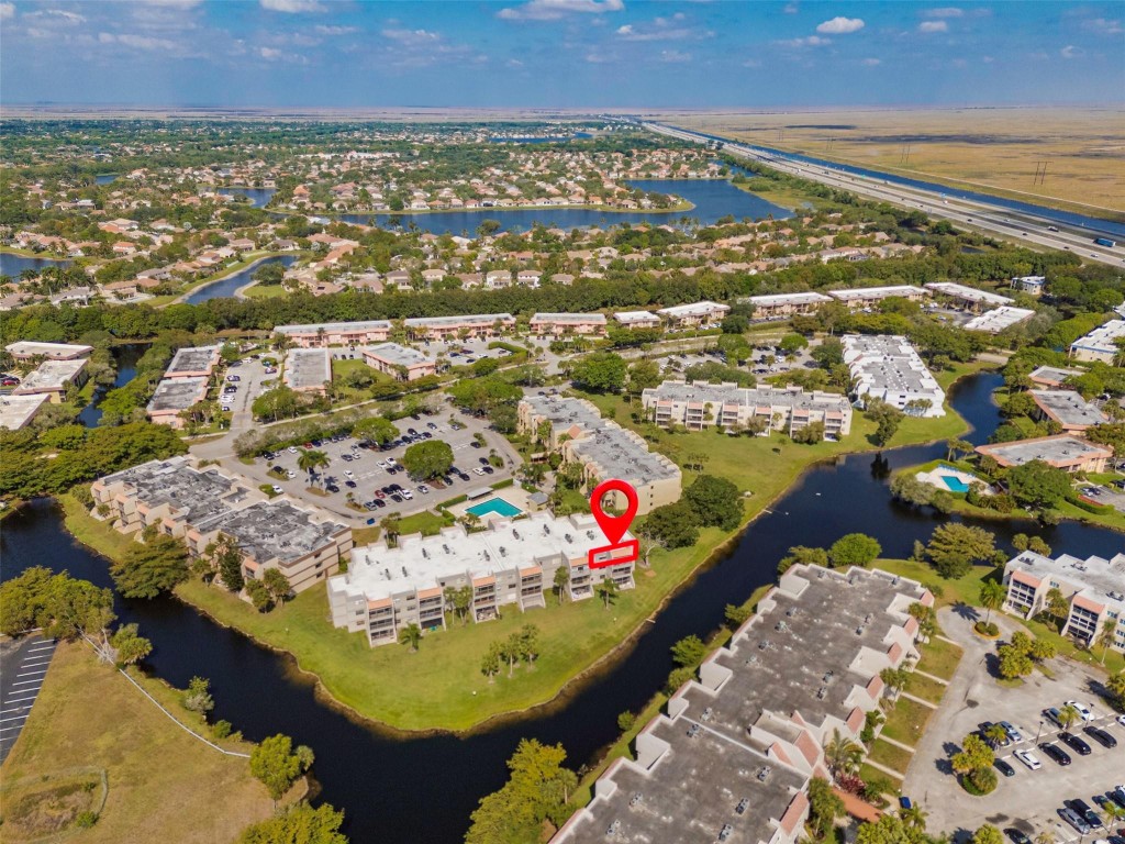 RACQUET CLUB APTS AT BON - Residential