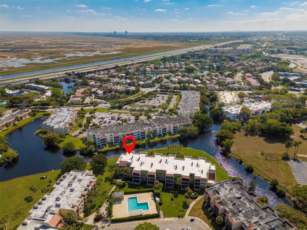 RACQUET CLUB APTS AT BON - Residential