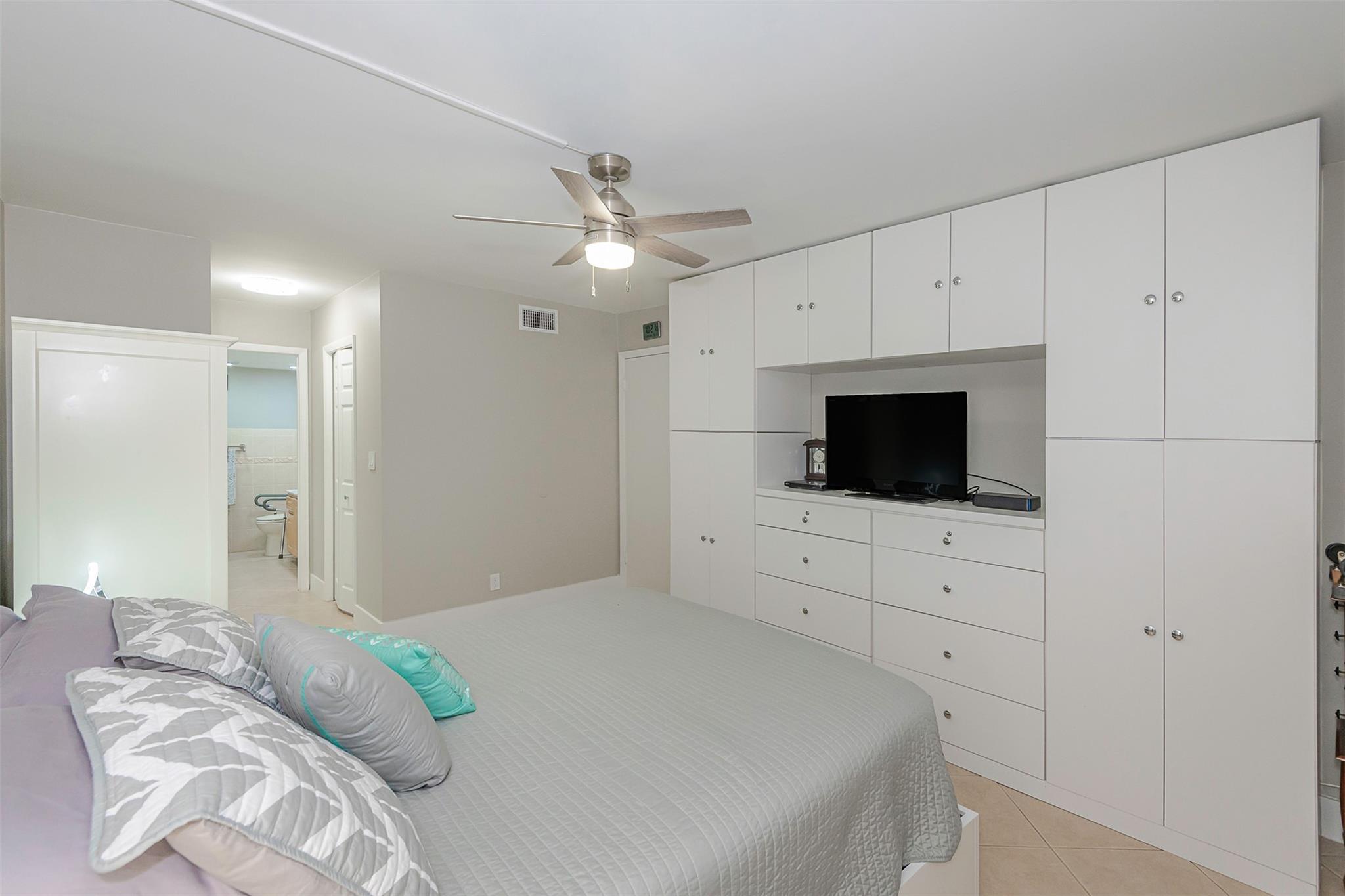 RACQUET CLUB APTS AT BON - Residential