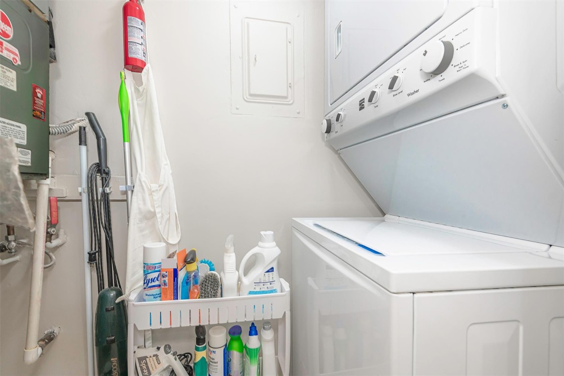 RACQUET CLUB APTS AT BON - Residential