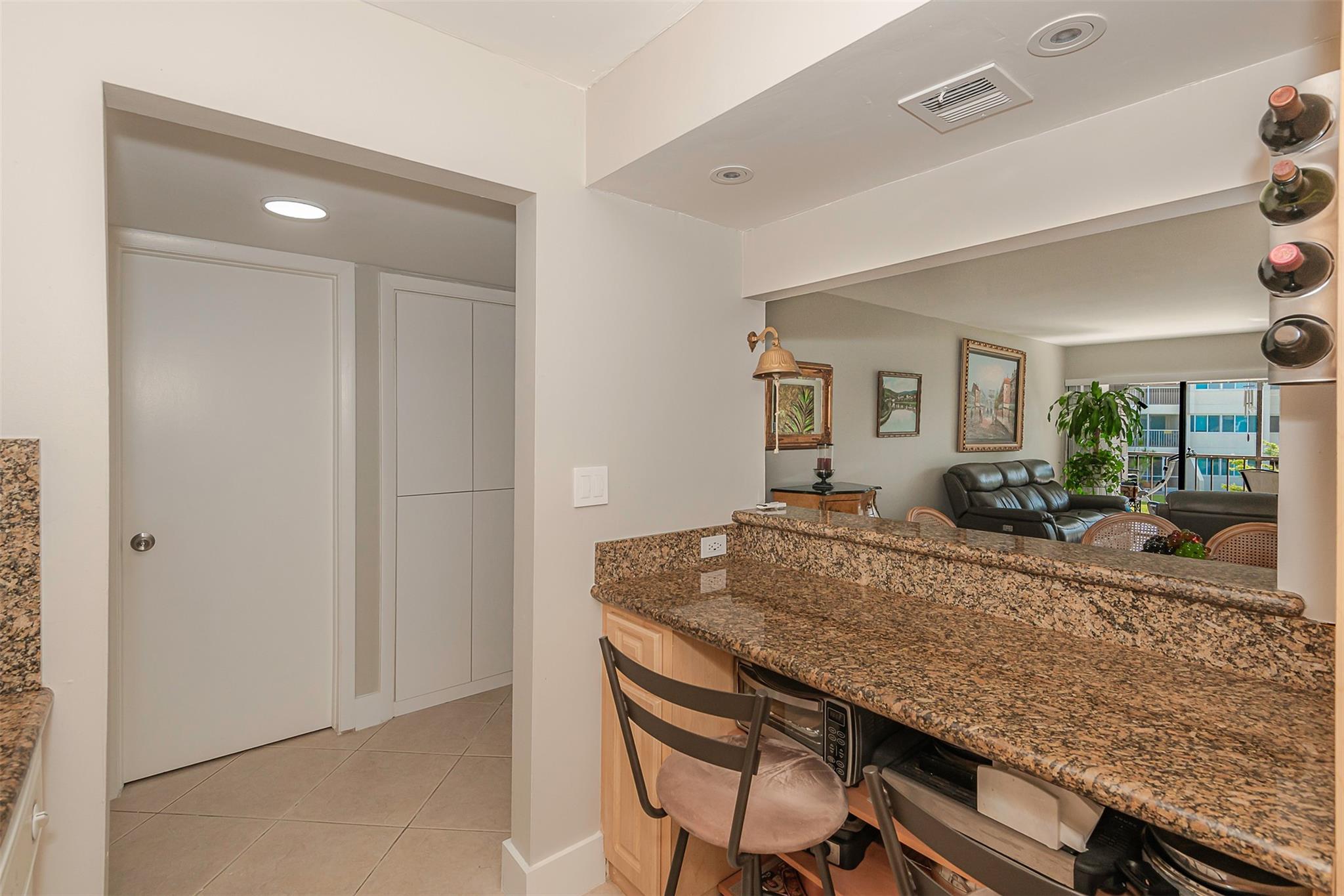 RACQUET CLUB APTS AT BON - Residential