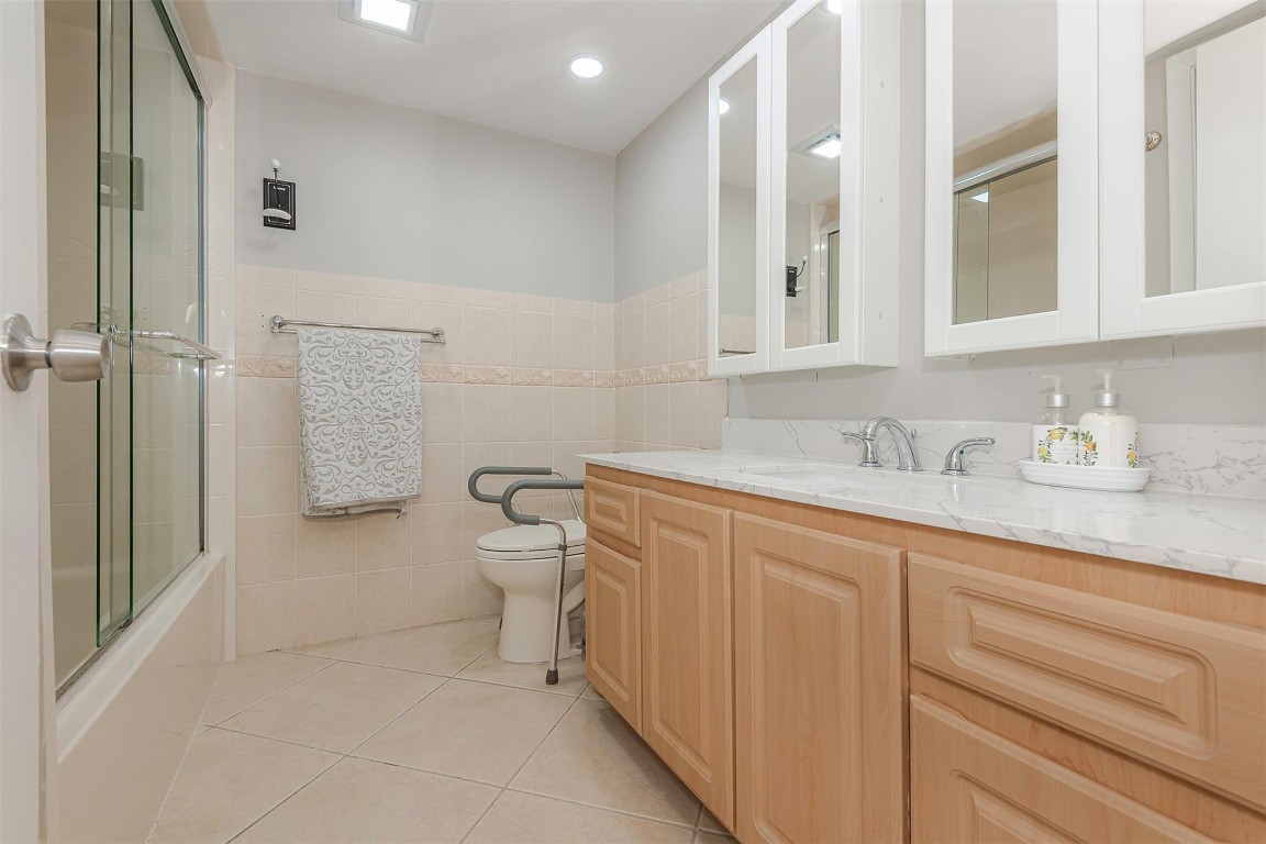 RACQUET CLUB APTS AT BON - Residential