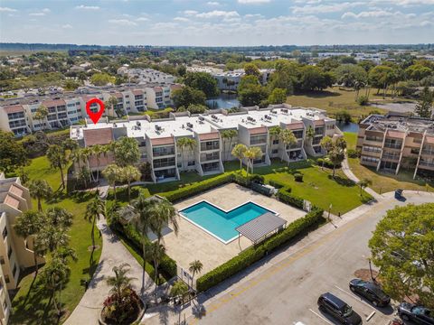 230 Lakeview Dr 201 Weston FL 33326