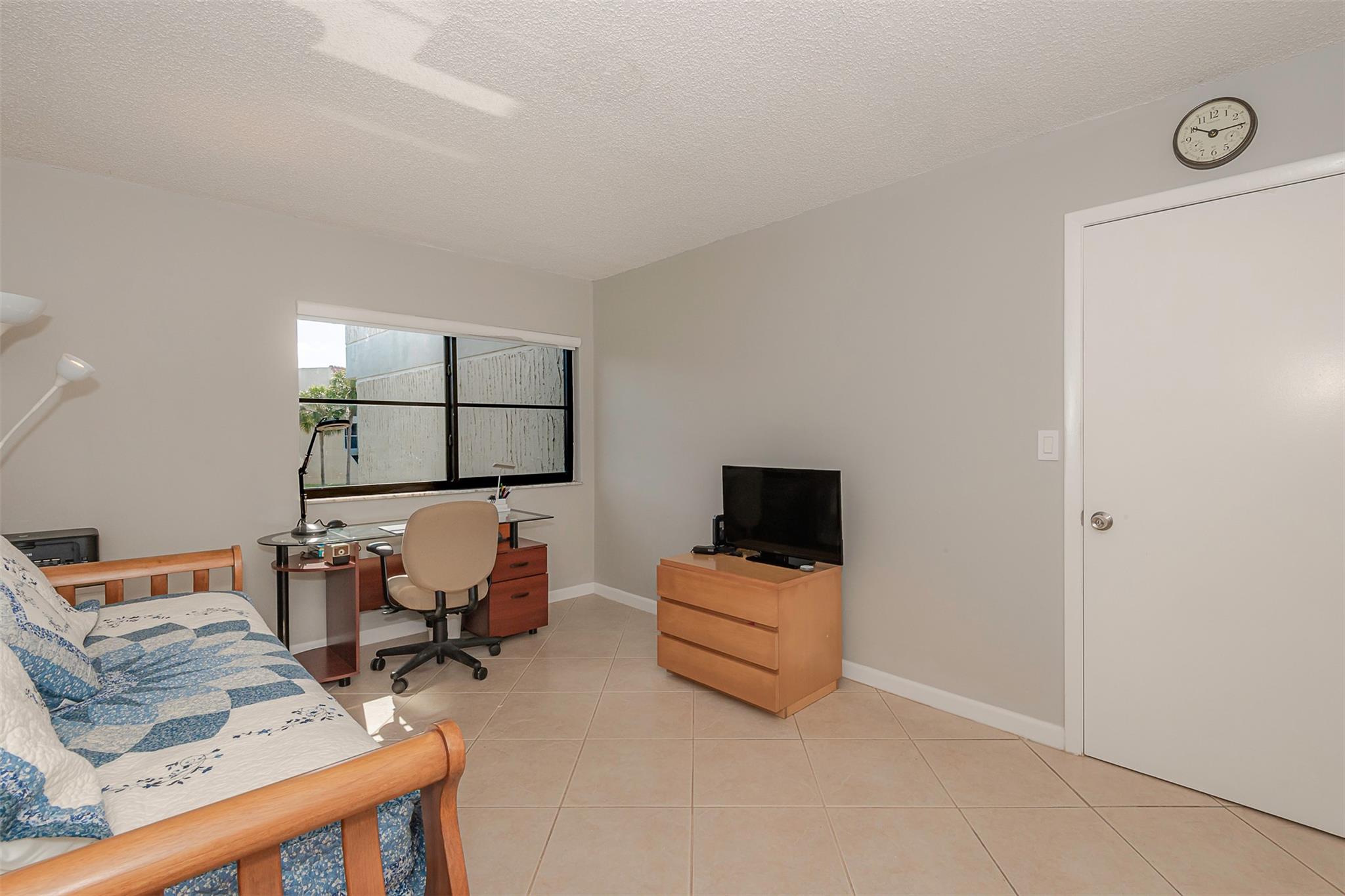 RACQUET CLUB APTS AT BON - Residential