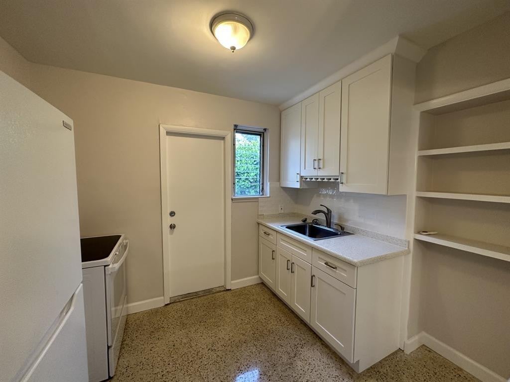 1300 E BROWARD Boulevard 8